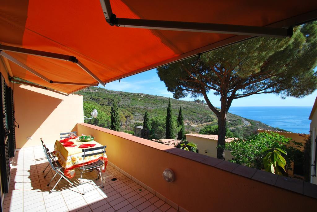 Grotta Azzurra Apartment - Cavoli - Terrazza Vista Mare, Clima E Parcheggio San Piero in Campo  Zewnętrze zdjęcie